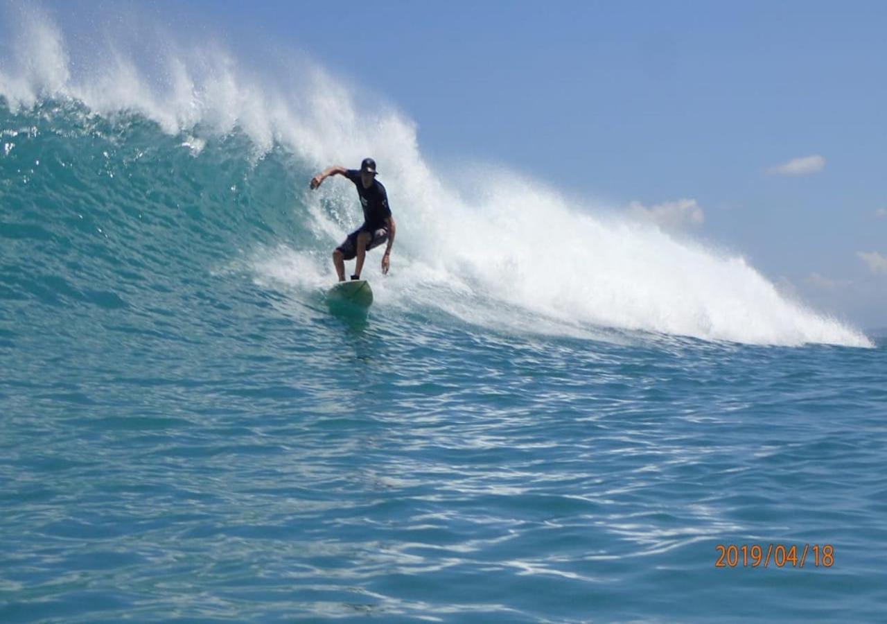 Surf & Surf Camp * Ekas