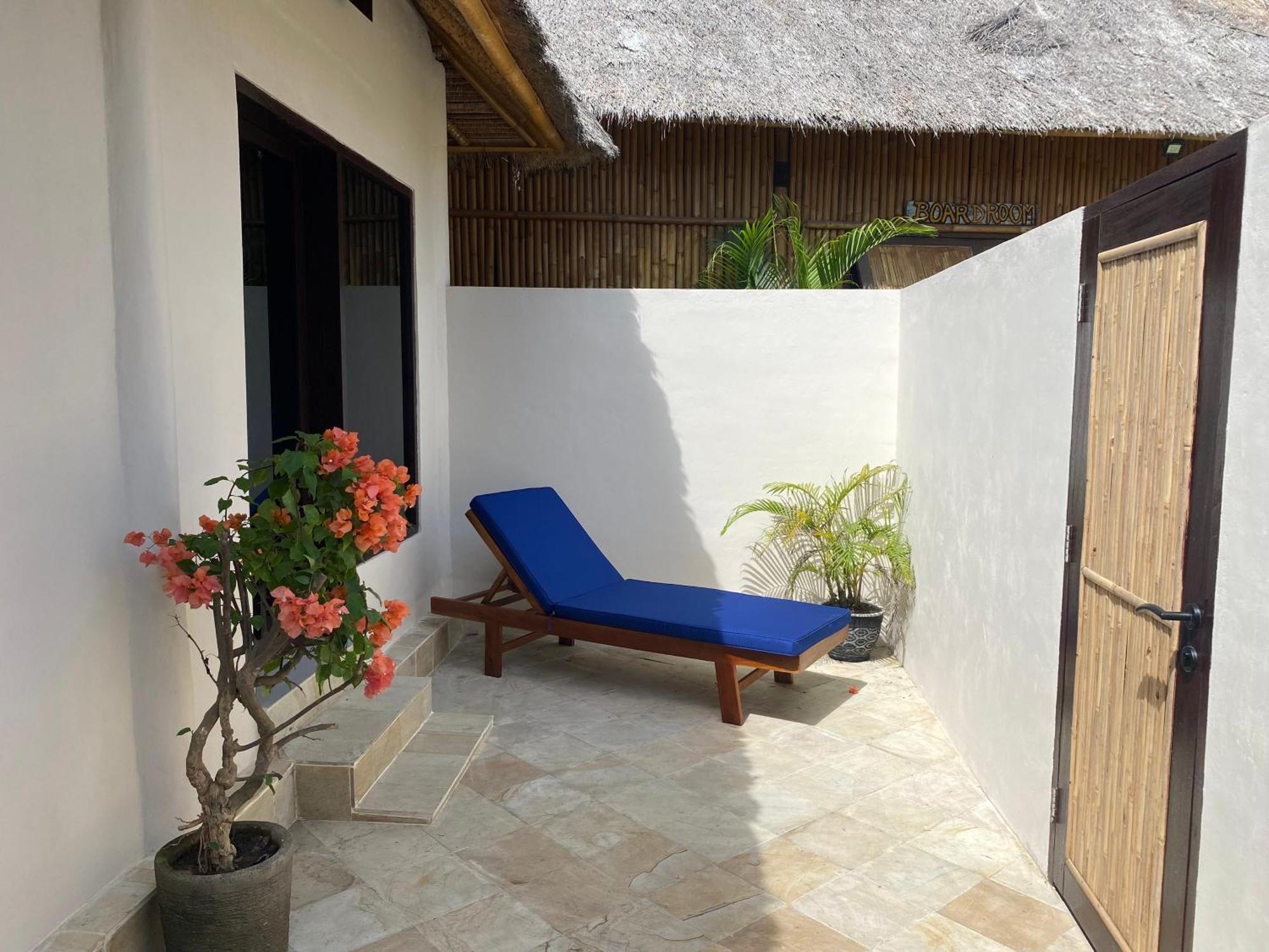 Lodge Surf & Surf Camp Ekas